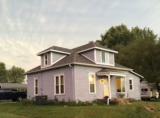 1302 S Van Buren St, Albany, MO 64402