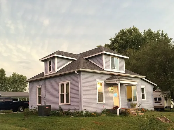 1302 S Van Buren St, Albany, MO 64402