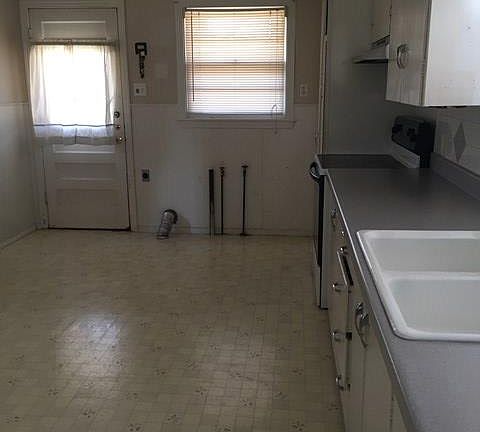 3rd image of 1406 E 21st St