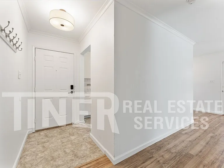 6000 Coyle Ave — Photo 5