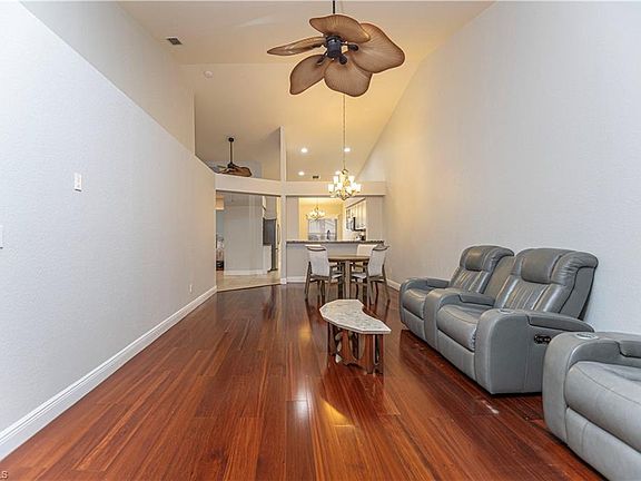 4th image of 5636 Greenwood CIR