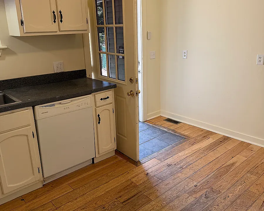 17 7th St #1
