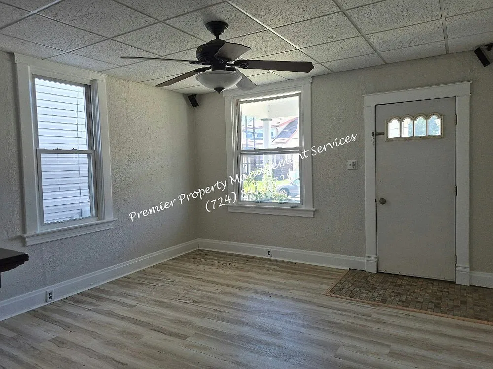 4724 5th Avenue — Photo 3