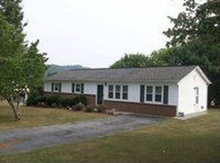 2611 Austin Village Blvd, Johnson City, TN 37601