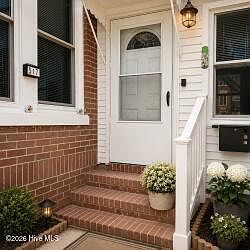 3rd image of 517 W North Street W