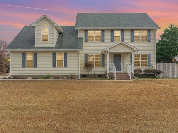 1329 Saltwell Pl, Fayetteville, NC 28314