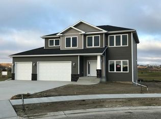 2013 34th Ave SE, Mandan, ND 58554