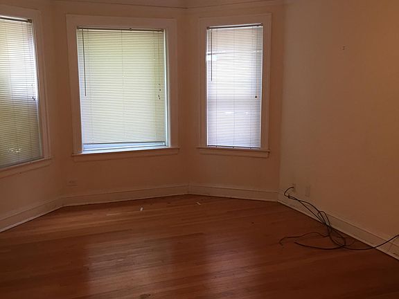 2nd image of 4923 N Hermitage Ave #1FF