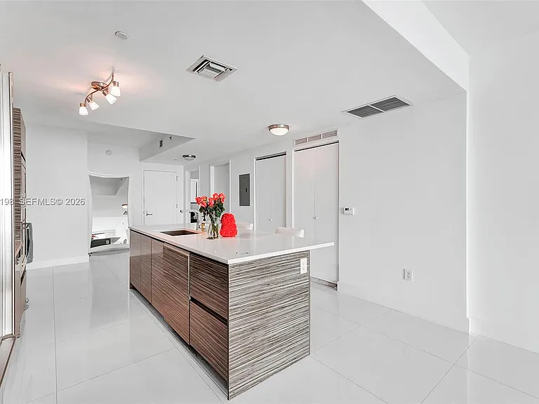 460 NE 28th St #3403 — Photo 49