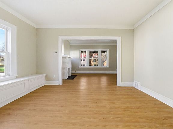 3rd image of 13806 Coit Rd