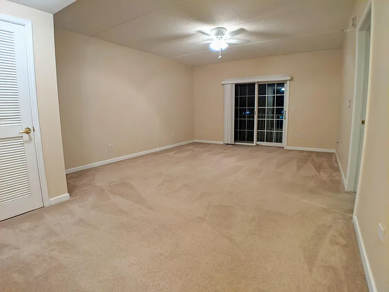 601 W Rand Rd #215 — Photo 3