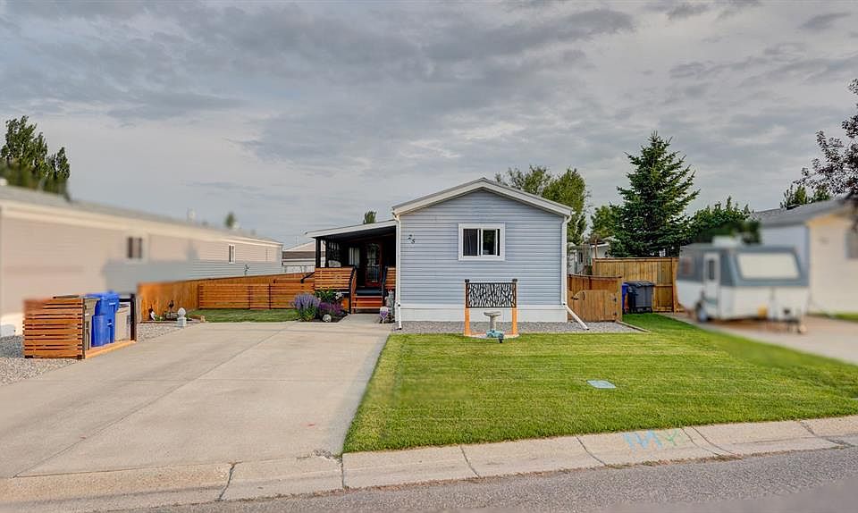 1st image of 25 E Westover Cres W