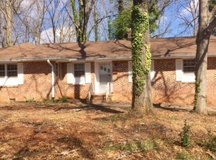 902 Crenshaw St, Pendleton, SC 29670