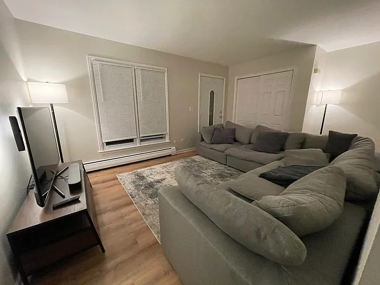 878 Village Quarter Rd — Photo 11