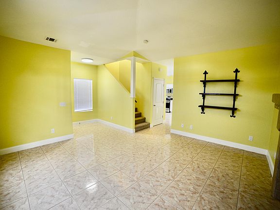 4th image of 626 Stemwood Dr #1