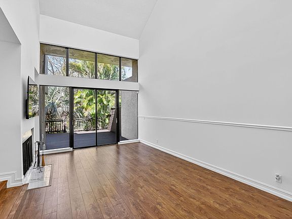 3rd image of 715 Saint Albans Drive