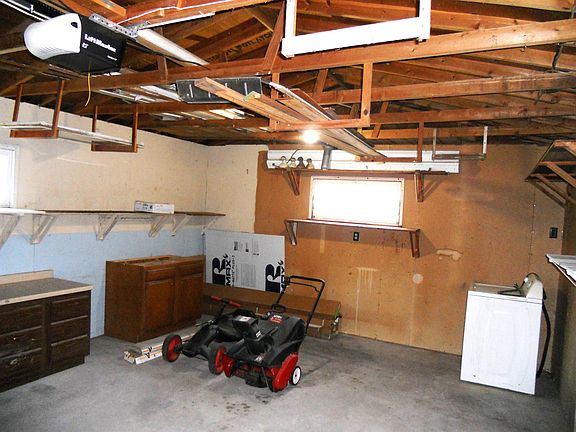 15th image of 251 Indian Mound St