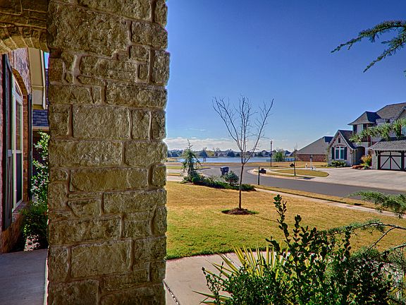 2nd image of 16108 Royal Crest Ln