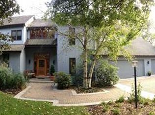 215 Timber Ridge Rd, Pittsburgh, PA 15238