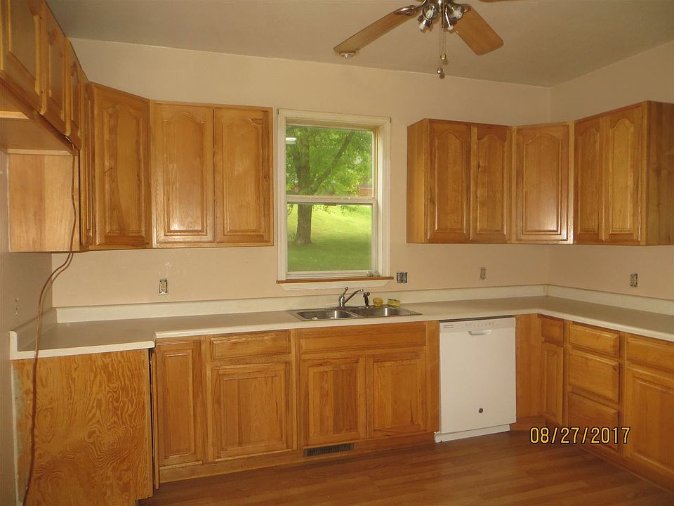 118 Ewing St, Le Claire, IA 52753 Zillow