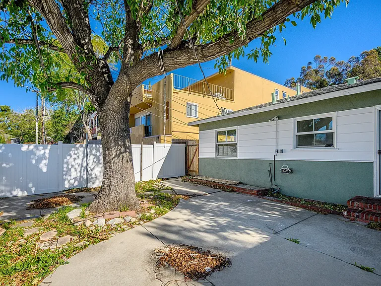 10230 Silverton Ave — Photo 18