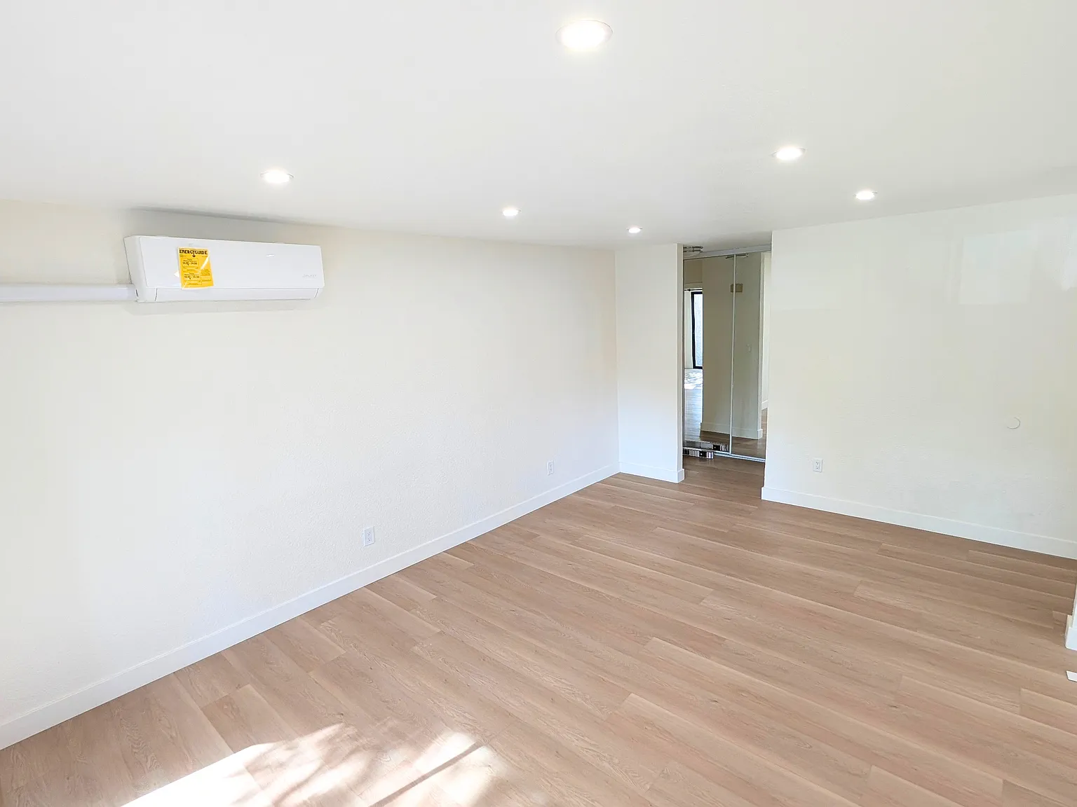 2 bed, 964 sqft, $2,950 — Photo 3