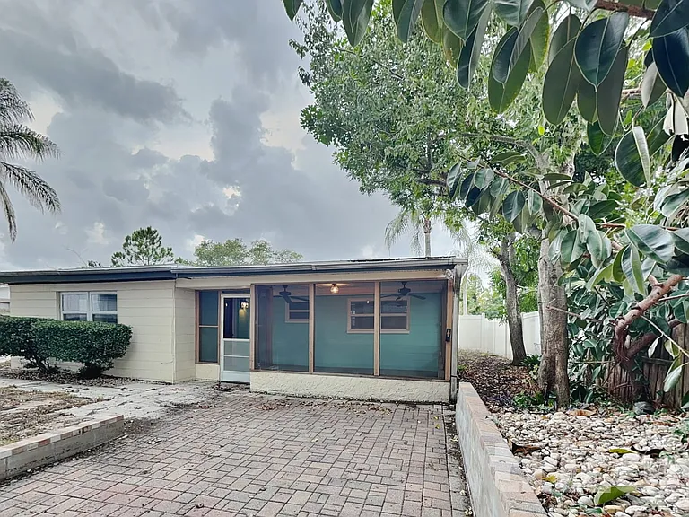 1705 Coppertree Dr — Photo 16
