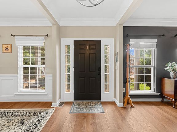 4th image of 2929 Buckner Ln