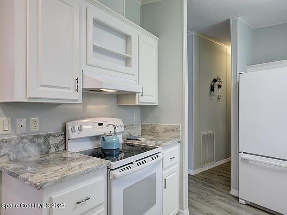 5th image of 1047 Barefoot Cir