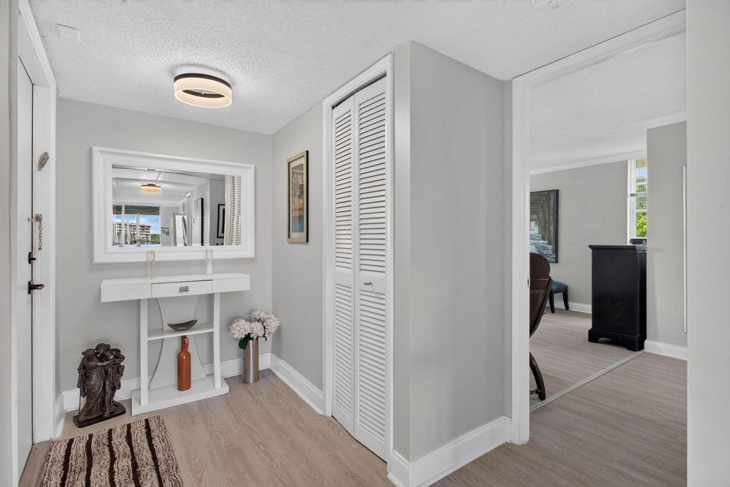 2901 S Palm Aire Drive #610, photo 2