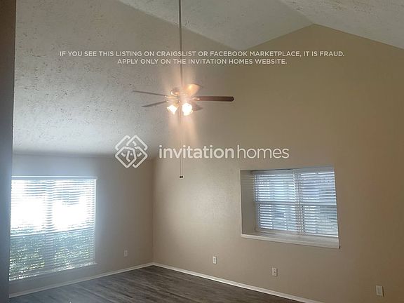 3rd image of 5207 Treewood Dr