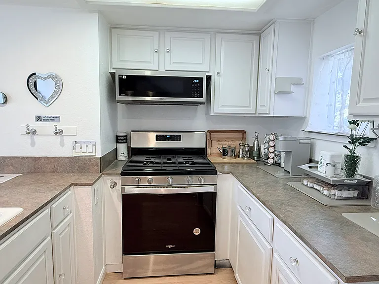 2140 Hollymont Dr — Photo 21