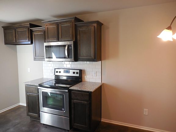 2nd image of 118 NE 23rd St #K