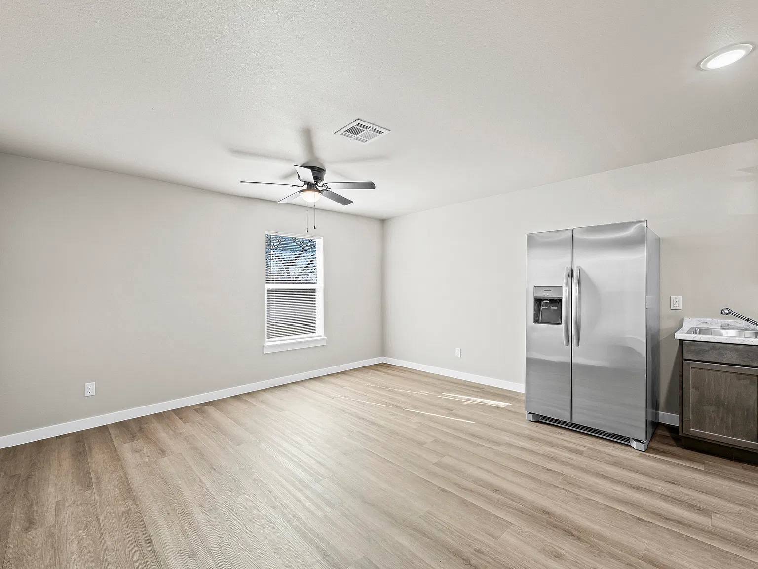 401 N Bowie Ave — Photo 4