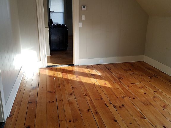4th image of 233 Notre Dame Ave #17341452