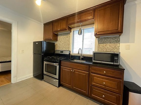 5th image of 3124 Girard Ave S #11302106
