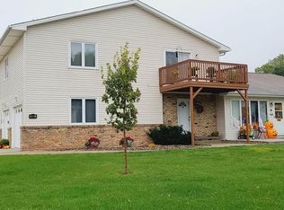 1936 Pinehurst Ln, Waterloo, IA 50701