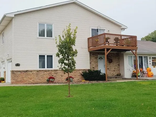 1936 Pinehurst Ln, Waterloo, IA 50701