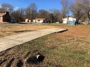 1013 1st St, Eden, NC 27288