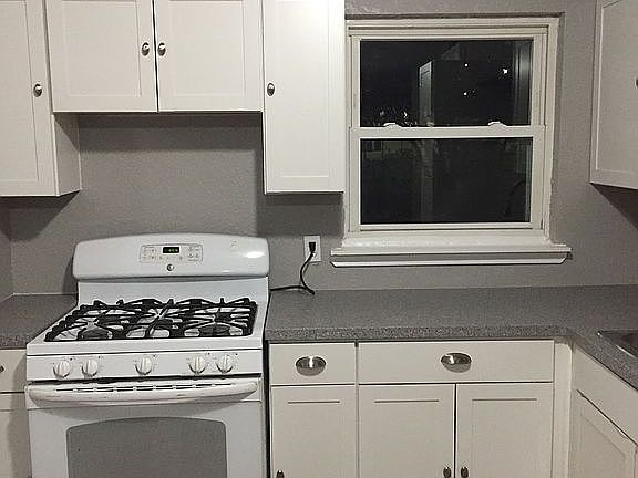 3rd image of 143 Nightingale Dr