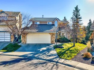 220 Hawkview Manor Cir NW, Calgary, AB T3G 3E5