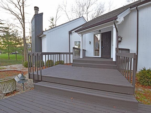 3rd image of 8101 Baywood Ln