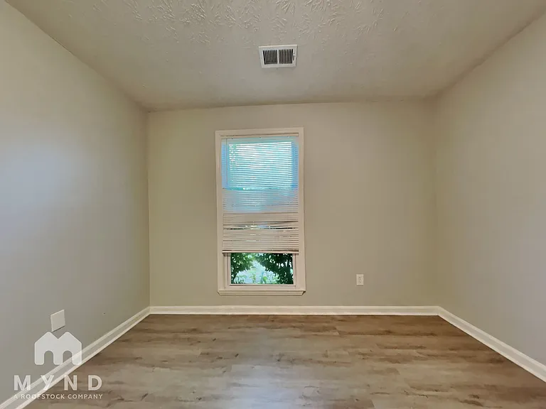 3047 Brook Hollow Dr — Photo 13