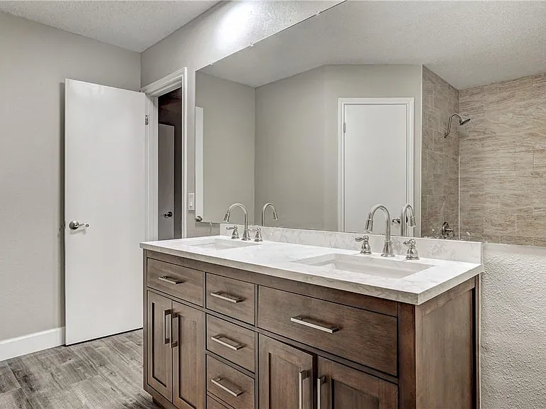 6009 Avery Island Ave — Photo 20
