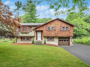 67 Hall Rd, Chelmsford, MA 01824