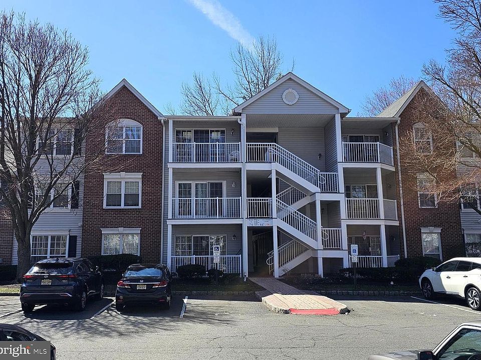 1st image of 12 Chambord Ct
