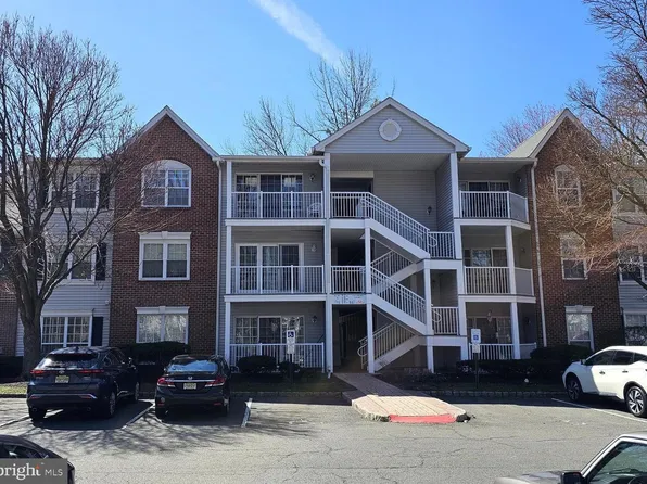 12 Chambord Ct, Hamilton, NJ 08619