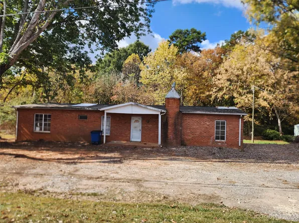 3848 Dowell St, Hickory, NC 28602