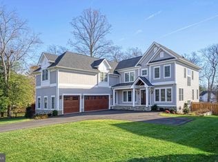 305 Glyndon St SE, Vienna, VA 22180