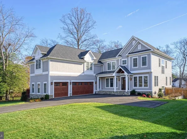 305 Glyndon St SE, Vienna, VA 22180